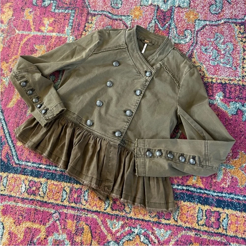 Free People | Women’s Olive Green Ruffle Hem Utility Jacket Button Accents Sz XS